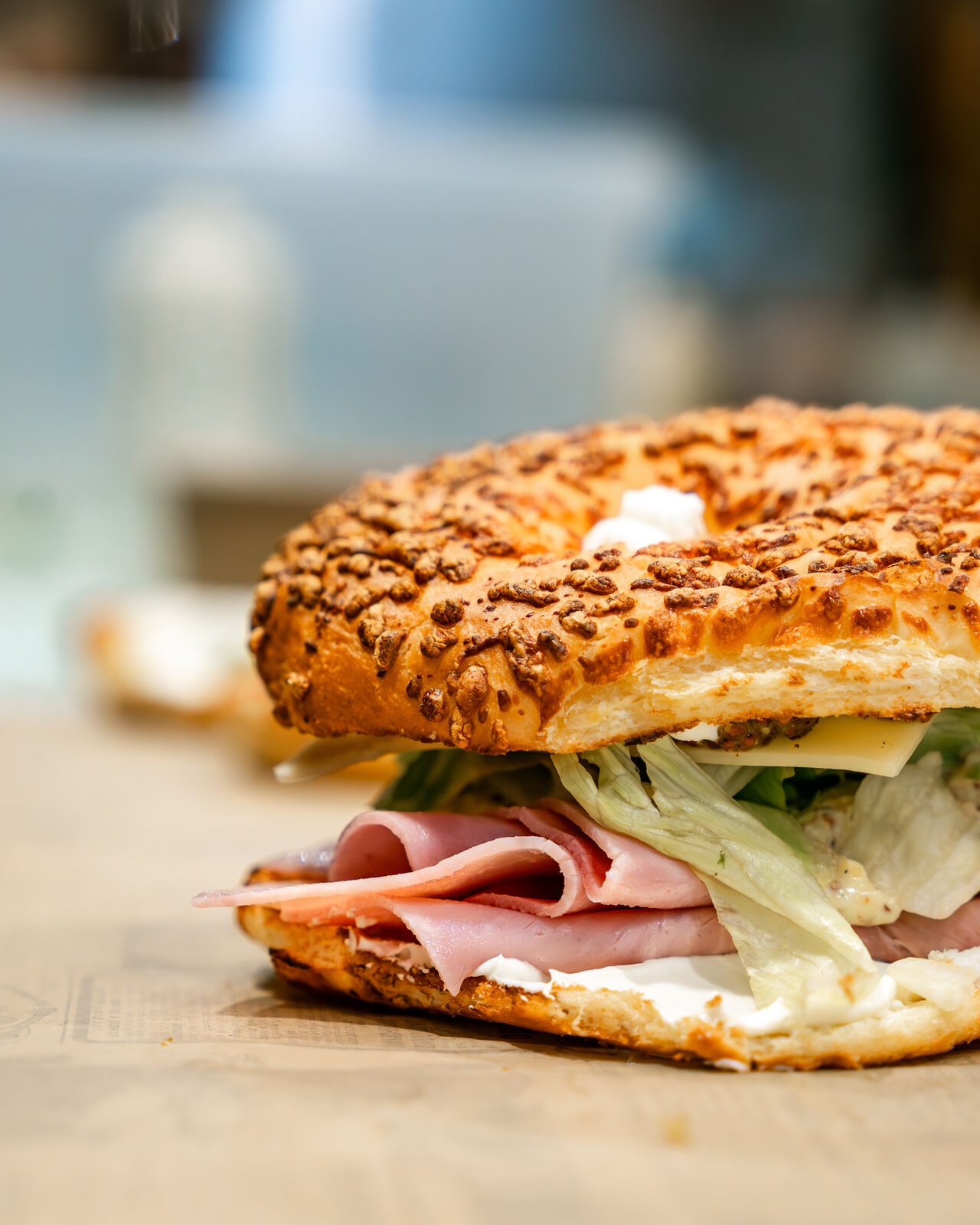 Bagel généreusement garni